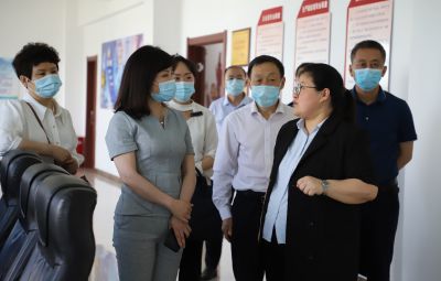 市政协副主席，市工商联主席唐世云莅临九洲国际官网发展石墨烯新资料专题调研座谈
