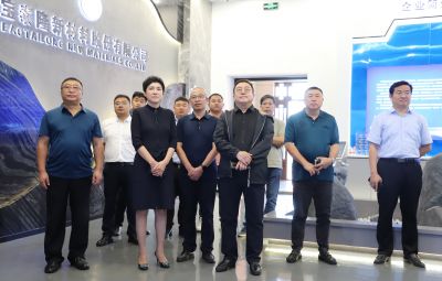 鑫融创集团调查团一行到九洲国际官网调查